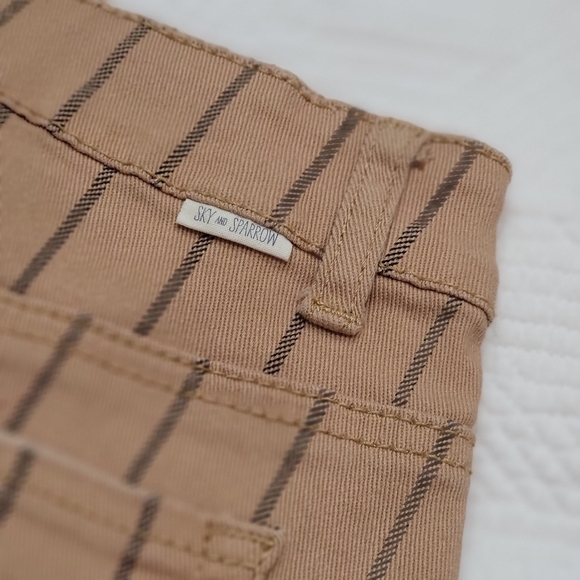 Sky and Sparrow mini skirt - Picture 2 of 12